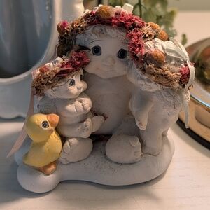 Vintage Dreamsicles Charming cherubs with Floral Halos "Kiss for Mama" 1997